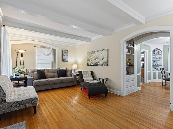 3rd image of 4209 N Grand Blvd