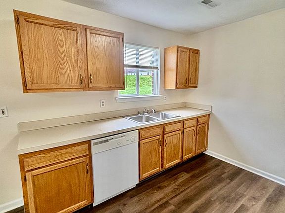 5th image of 1029 Merrick Dr #1