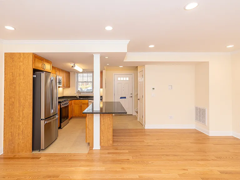 64 Gerry Rd — Photo 10