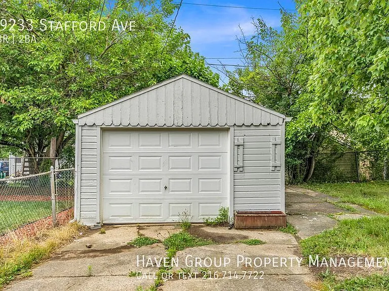 19233 Stafford Ave — Photo 21