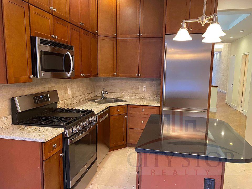 1st image of 39 W 68th St APT 1