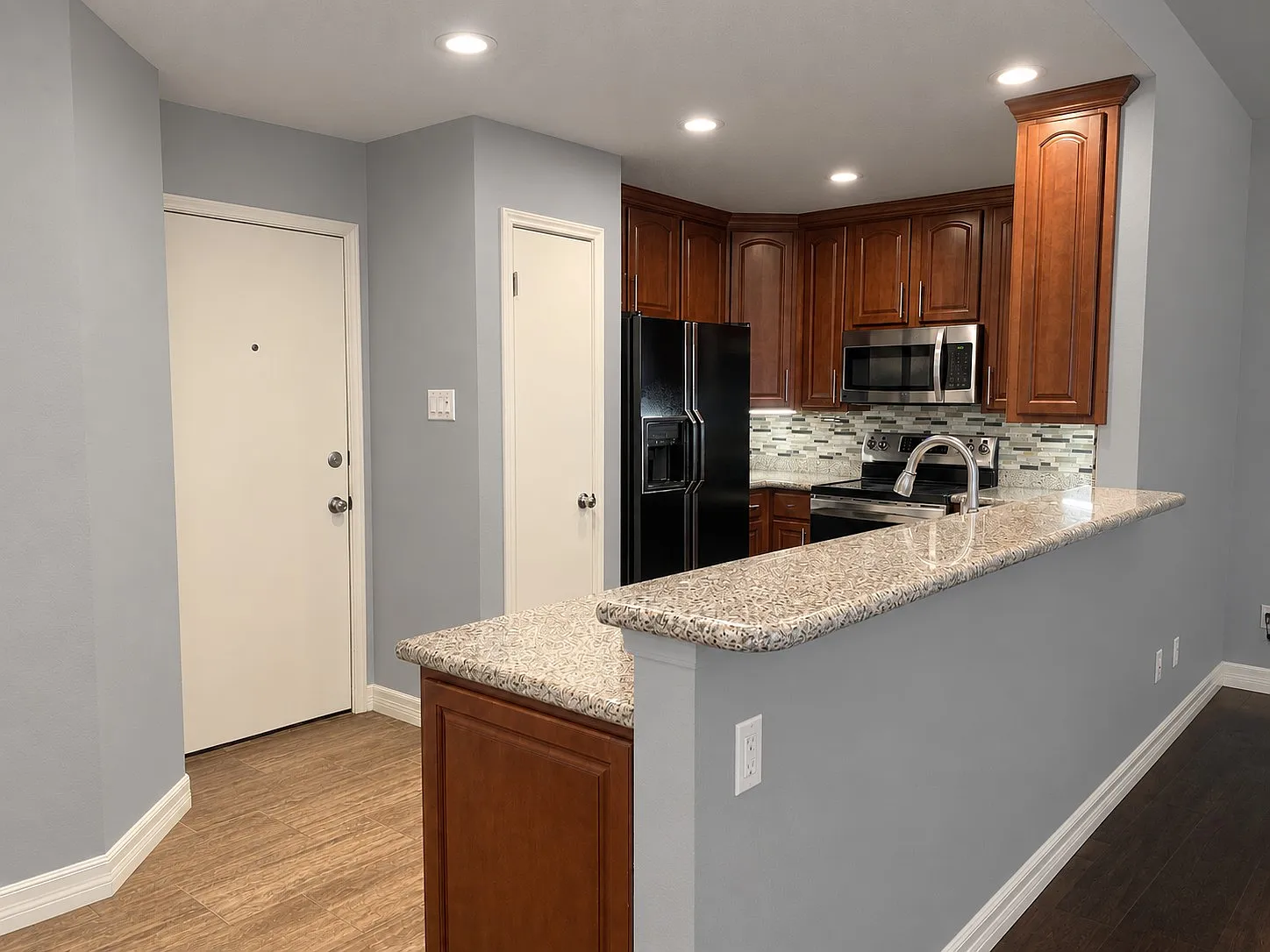 4 bed, 1500 sqft, $2,295 — Photo 2