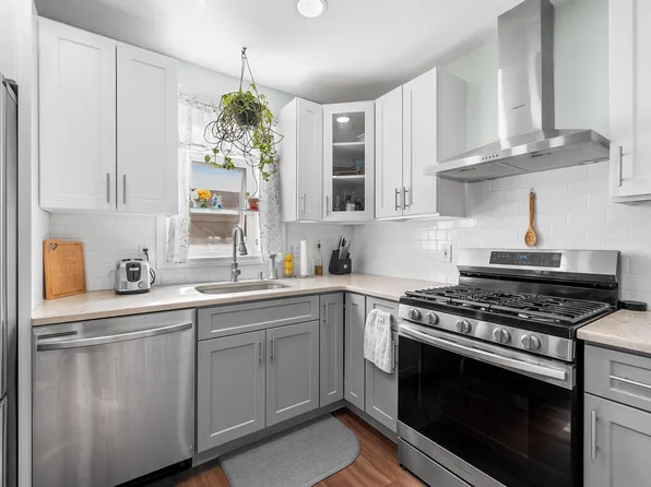 9 Westwood Avenue, Deer Park, NY 11729