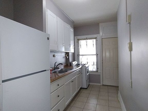 2nd image of 1711-1715 Main St #G