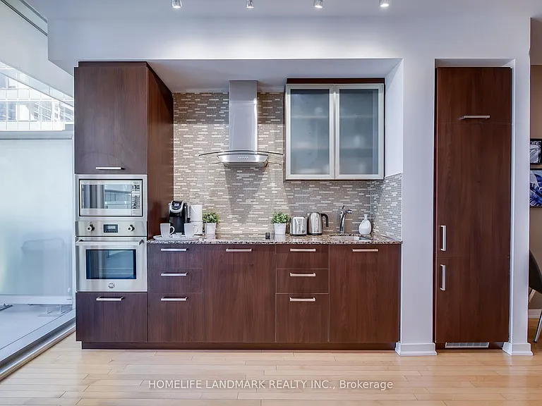 14 York St #1807 — Photo 6