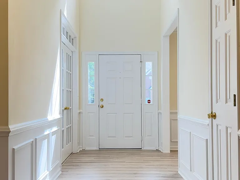 412 Woodruff Lake Way — Photo 2