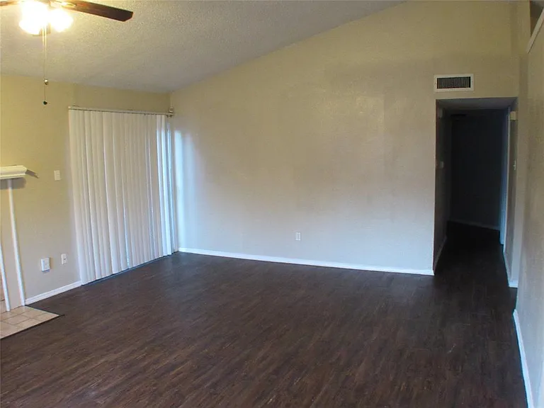 10311 Tamworth Dr — Photo 42