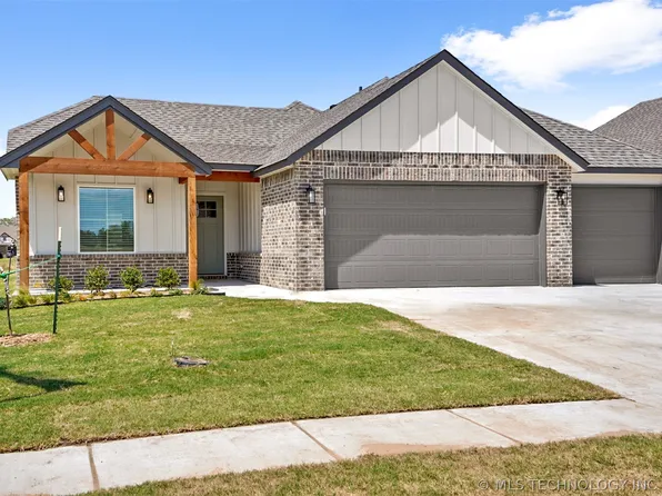 23075 E 107th St S, Broken Arrow, OK 74014