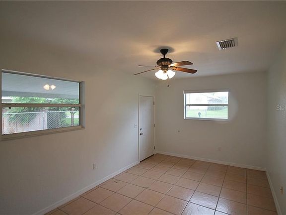 5th image of 709 N Brunnell Pkwy