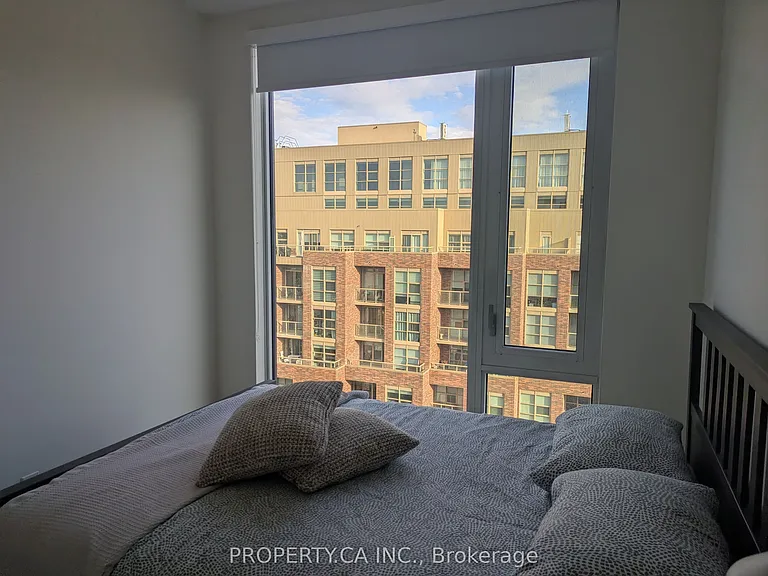 1808 Saint Clair Ave W #1005 — Photo 33