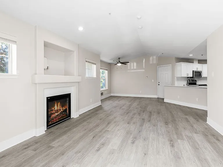 Bradley Park Apartments — Photo 63