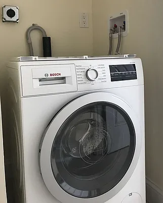 Rented by Zikos Realty Services | media 12