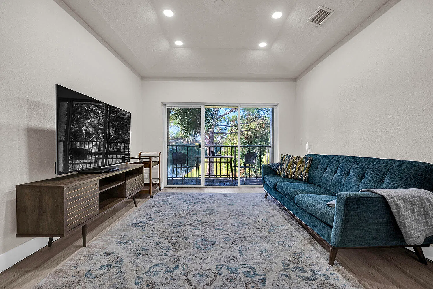 2 bed, 2.0 bath, 1137 sqft, $2,500 — Photo 1