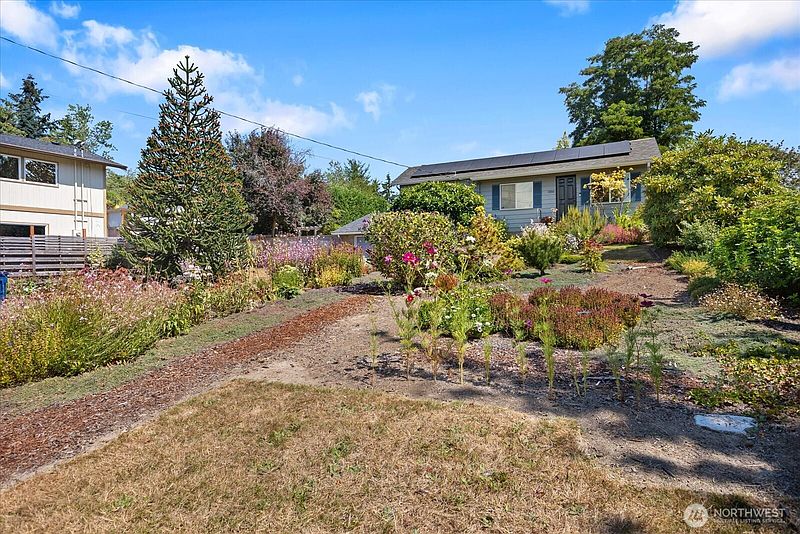 3rd image of 11044 26th Avenue SW