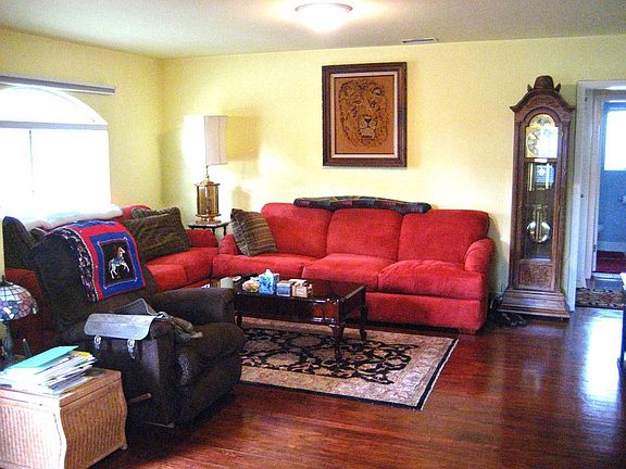 5th image of 2740 Fairgreen Ave