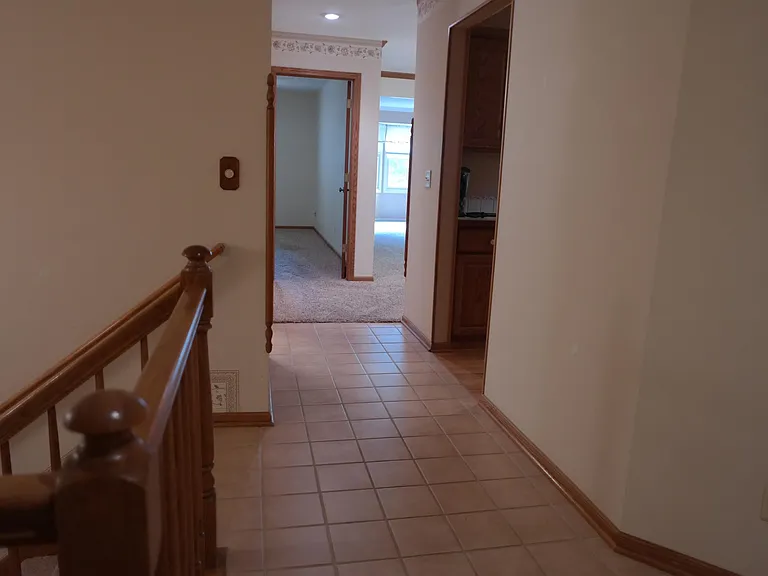 525 Spring Lane Dr — Photo 8