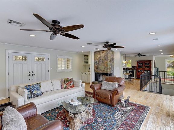 5th image of 3711 Westlake Dr