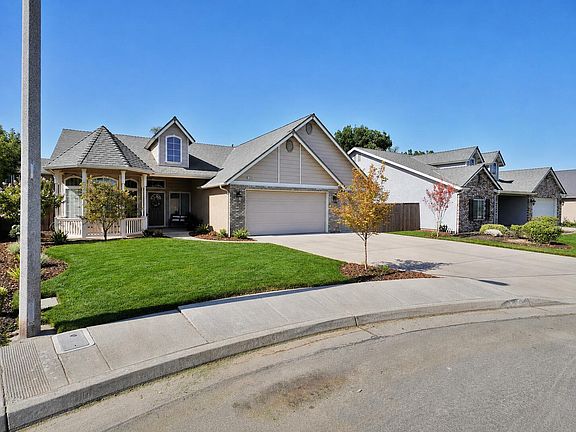3rd image of 1059 W Julia Way