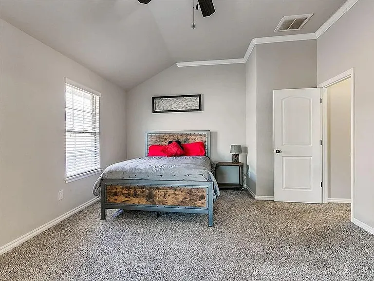 525 Talon Dr — Photo 20
