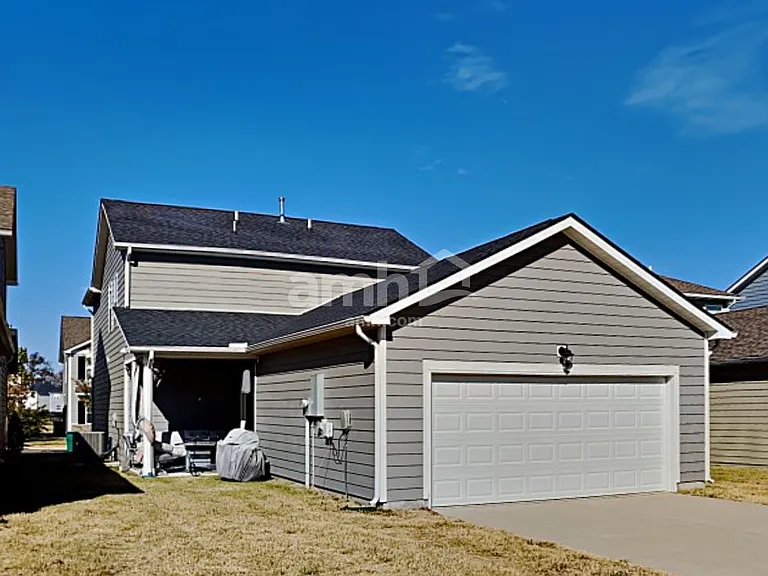 5072 Trailwater Dr — Photo 17
