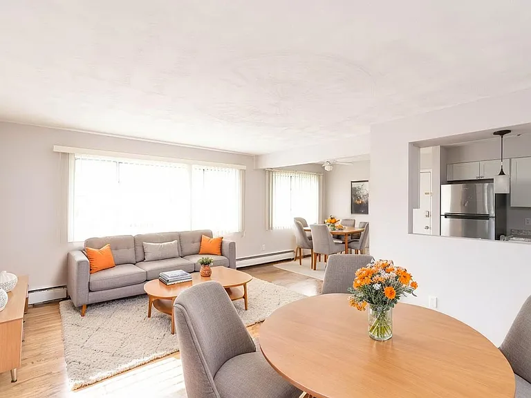 154 Woodhill Dr #1 — Photo 3