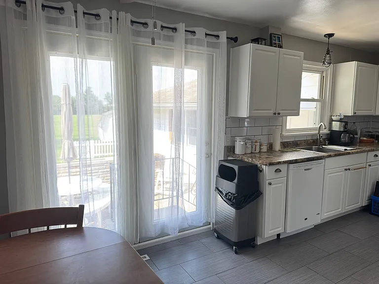 745 Forde Ave — Photo 14