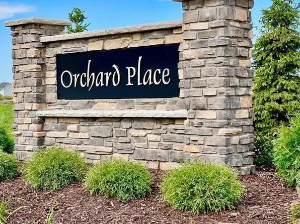 15617 Fairbrook Ct, Apple Valley, MN 55124