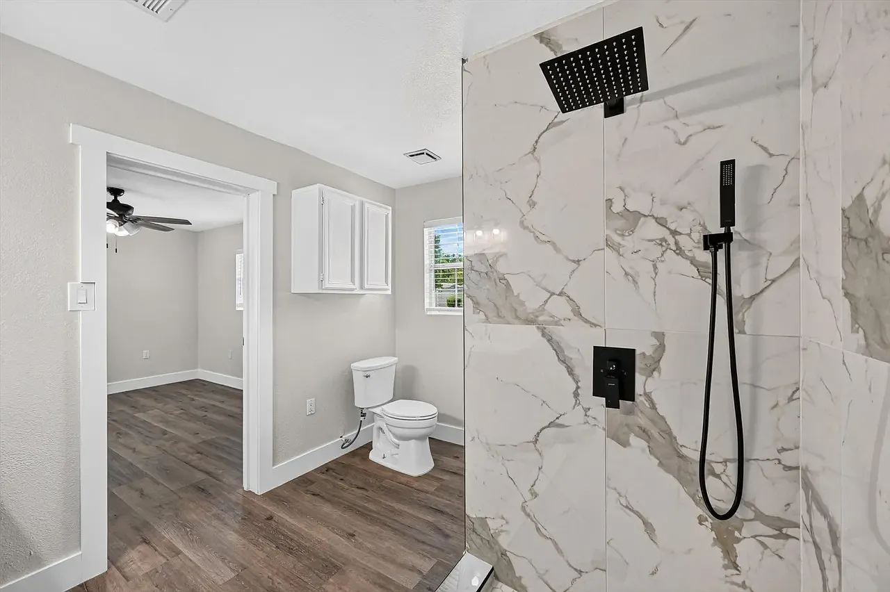 2 bed, 1295 sqft, $2,250 — Photo 4