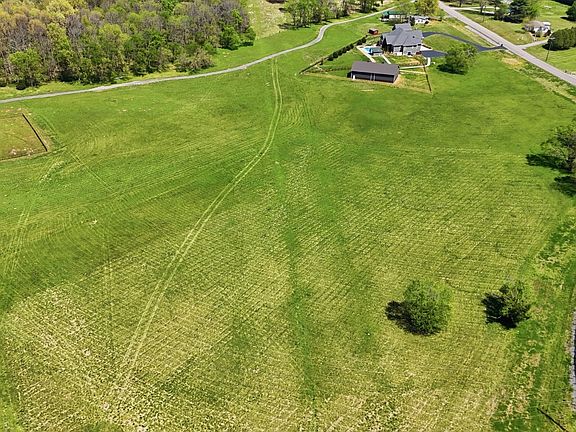 3rd image of 2910B Cairo Bend Rd