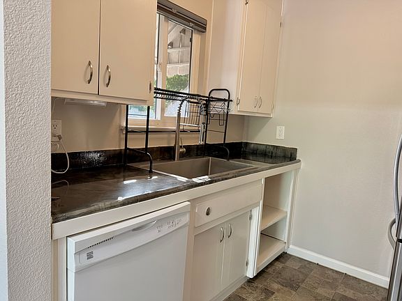 2nd image of 5177 Connecticut Dr APT 4