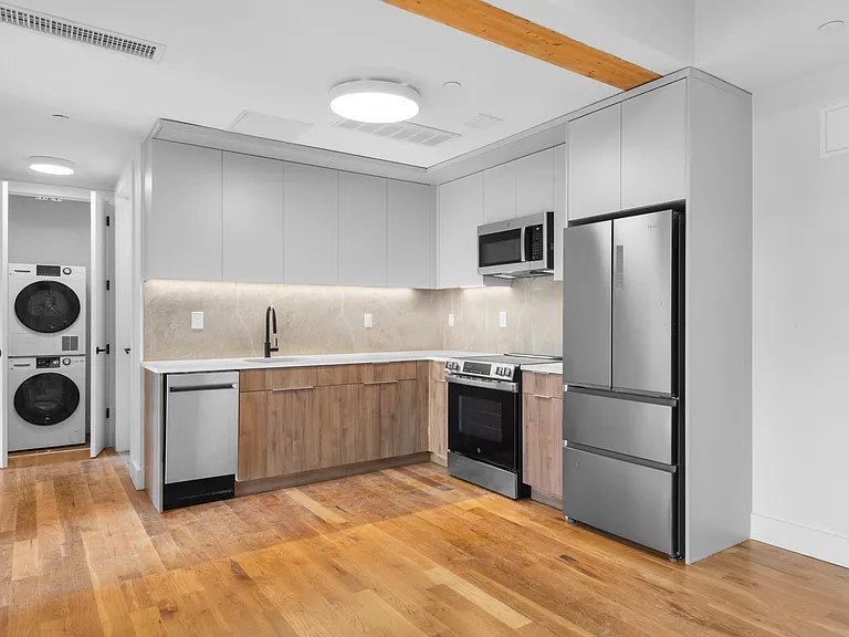 80 Ainslie St #404 — Photo 9