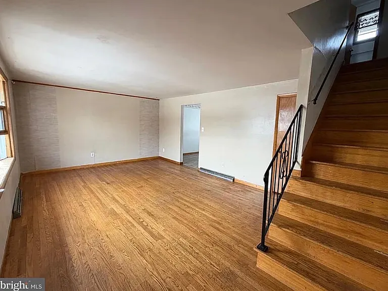 631 Hollywell Ave — Photo 13
