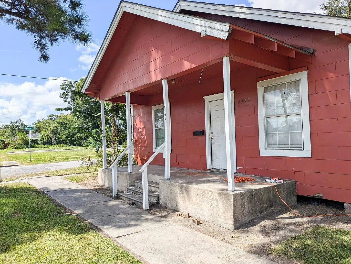 1105 Ewing St, Beaumont TX 77701 — Photo 1