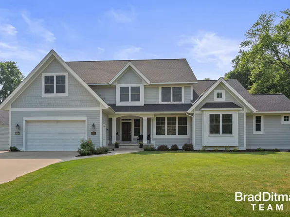 2424 Arundel Rd SE, East Grand Rapids, MI 49506