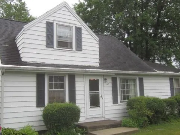 9 Willow Ct, Cheektowaga, NY 14225