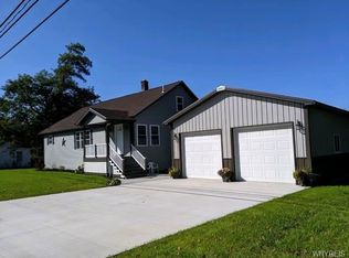 9929 Ridge Rd, Middleport, NY 14105