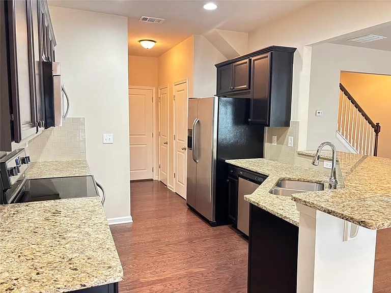 1012 Haley Woods Ct — Photo 6