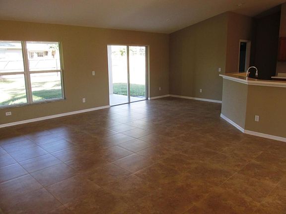 5th image of 761 SE Hollahan Ave