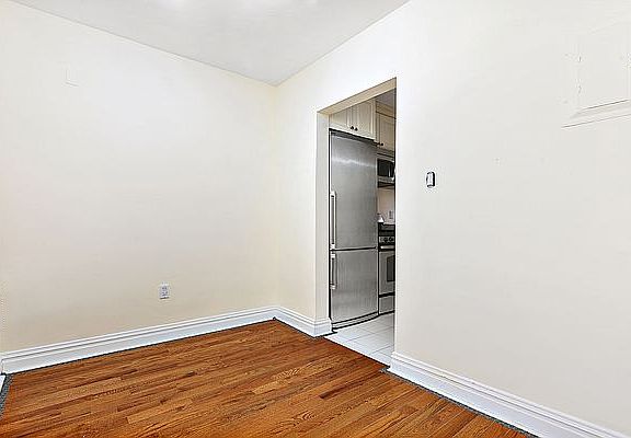 5th image of 129 E 61st St APT 8