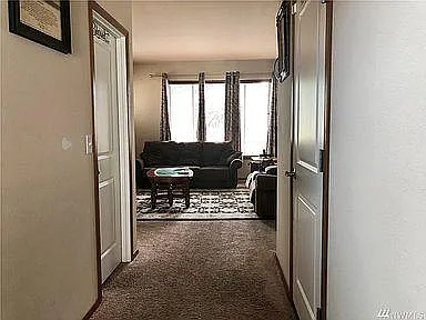 469 NE Nantucket St — Photo 10