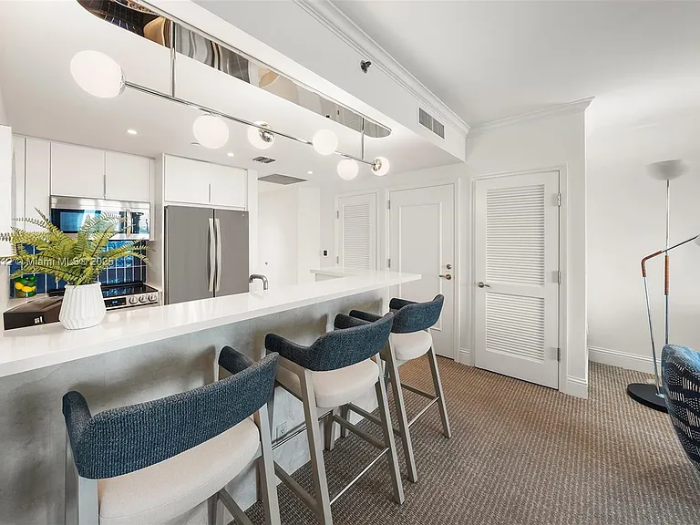 4401 Collins Ave #3505 — Photo 9
