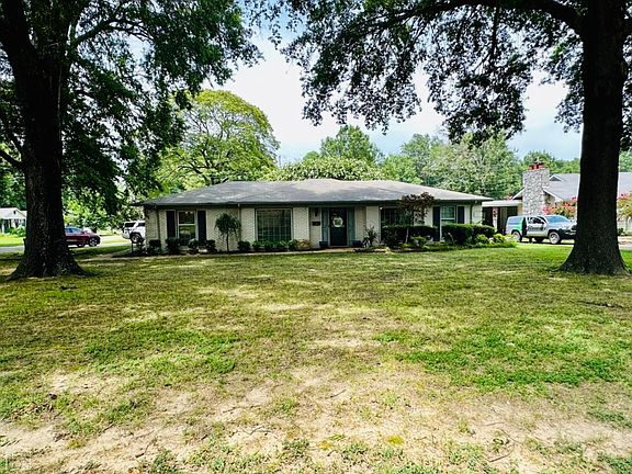 3rd image of 9 Lakeside Ln
