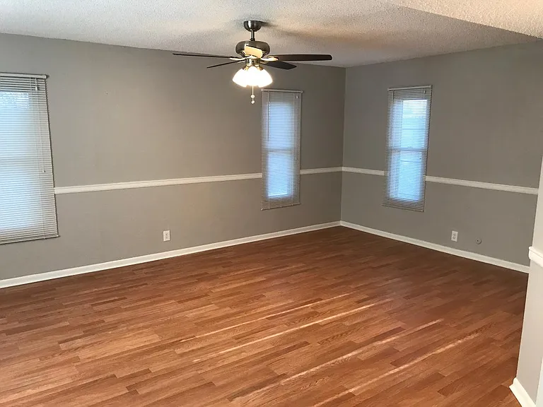 1029 Almond Dr — Photo 12
