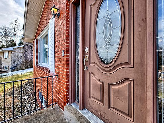 2nd image of 14114 Valley View Dr