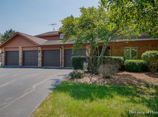 960 West Ct APT D, Naperville, IL 60563