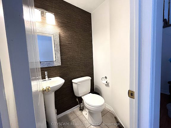 3rd image of 68 Gilgorm Rd