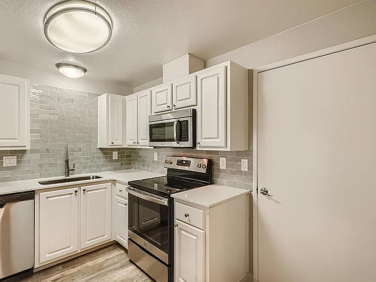 Slate Ridge Apartment Homes — Photo 38