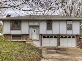 304 SW 4th St, Blue Springs, MO 64014