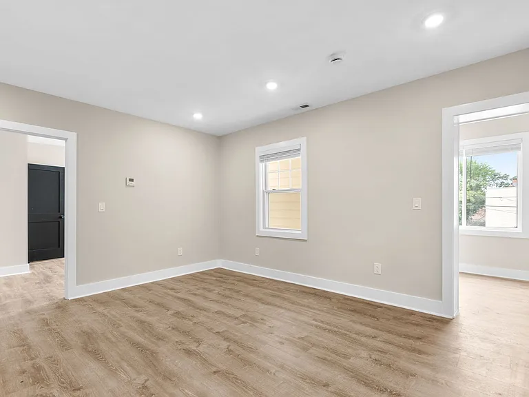1516 Oates St NE — Photo 5