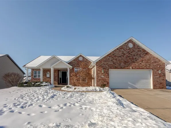 341 Quail Lake Dr, Troy, IL 62294